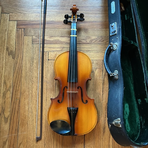 Skylark Brand Solid Wood Natural Varnish Beginner Violin with Hard Case - Picture 2 of 3